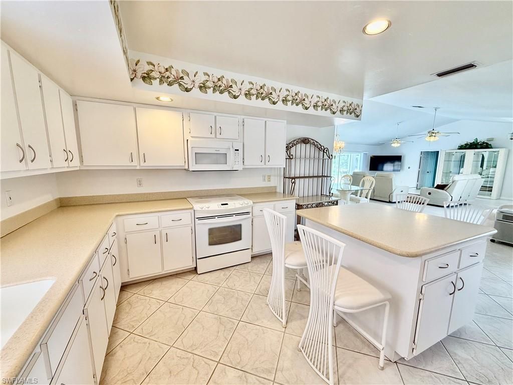 1400 Graham Cir, Lehigh Acres, FL 33936 Photo