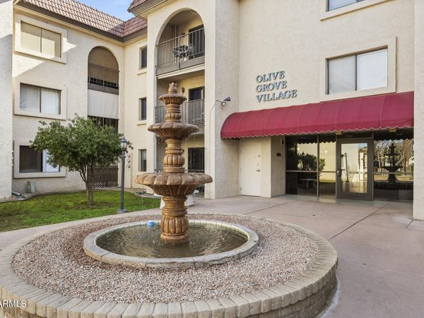 3033 E DEVONSHIRE Avenue, Unit 3015, Phoenix, AZ 85016