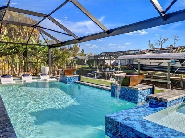 27129 Holly LN, BONITA SPRINGS, FL 34135