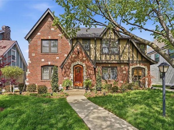 642 Romany Road, Kansas City, MO 64113