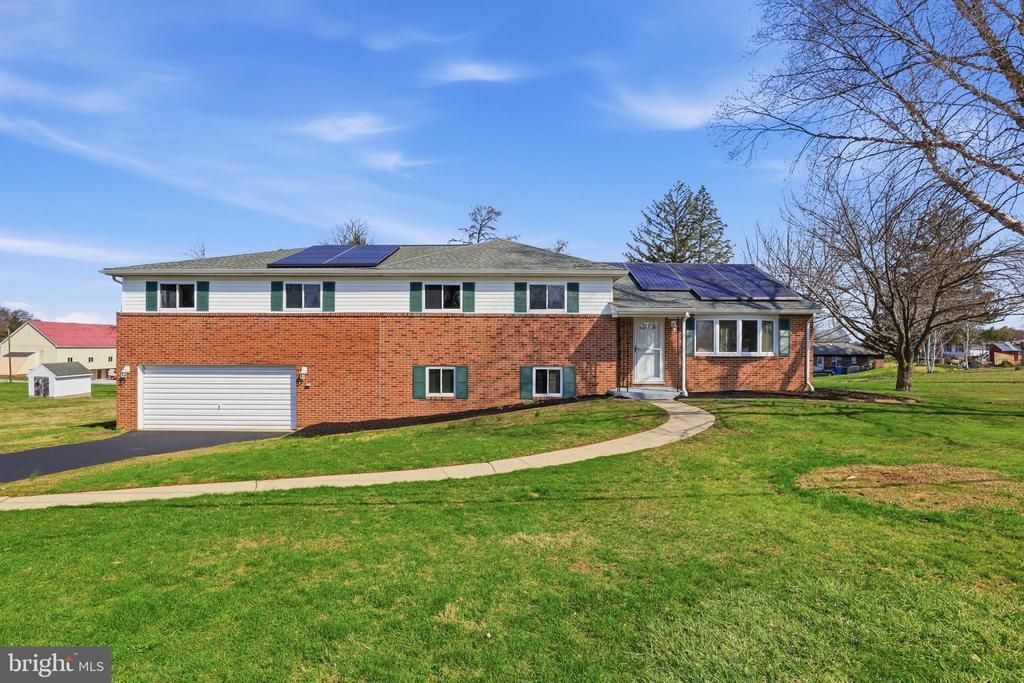 2893 SUNSET DRIVE , DALLASTOWN, PA 17313