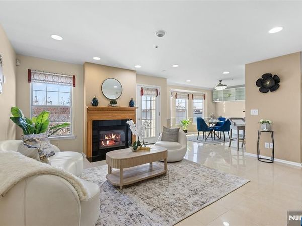 5 Maritime Way, BAYONNE, NJ 07002