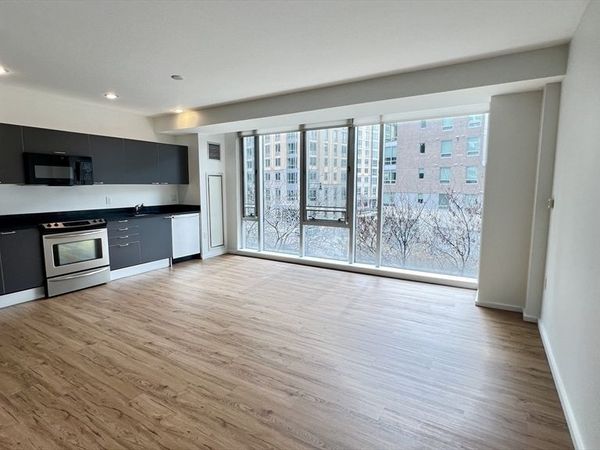 2 Earhart St, Unit 318, Cambridge, MA 02141