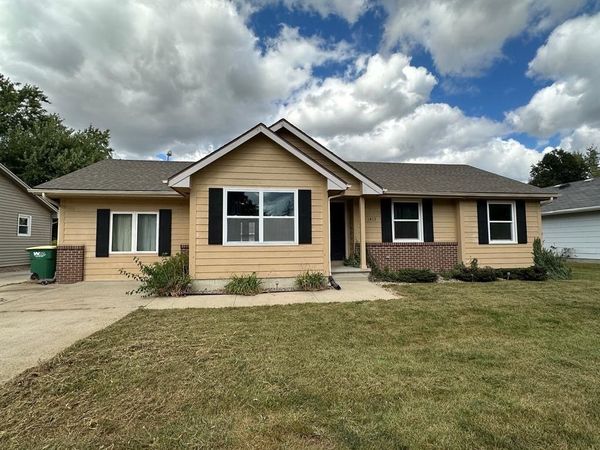 1413 W Washington Street, Winterset, IA 50273