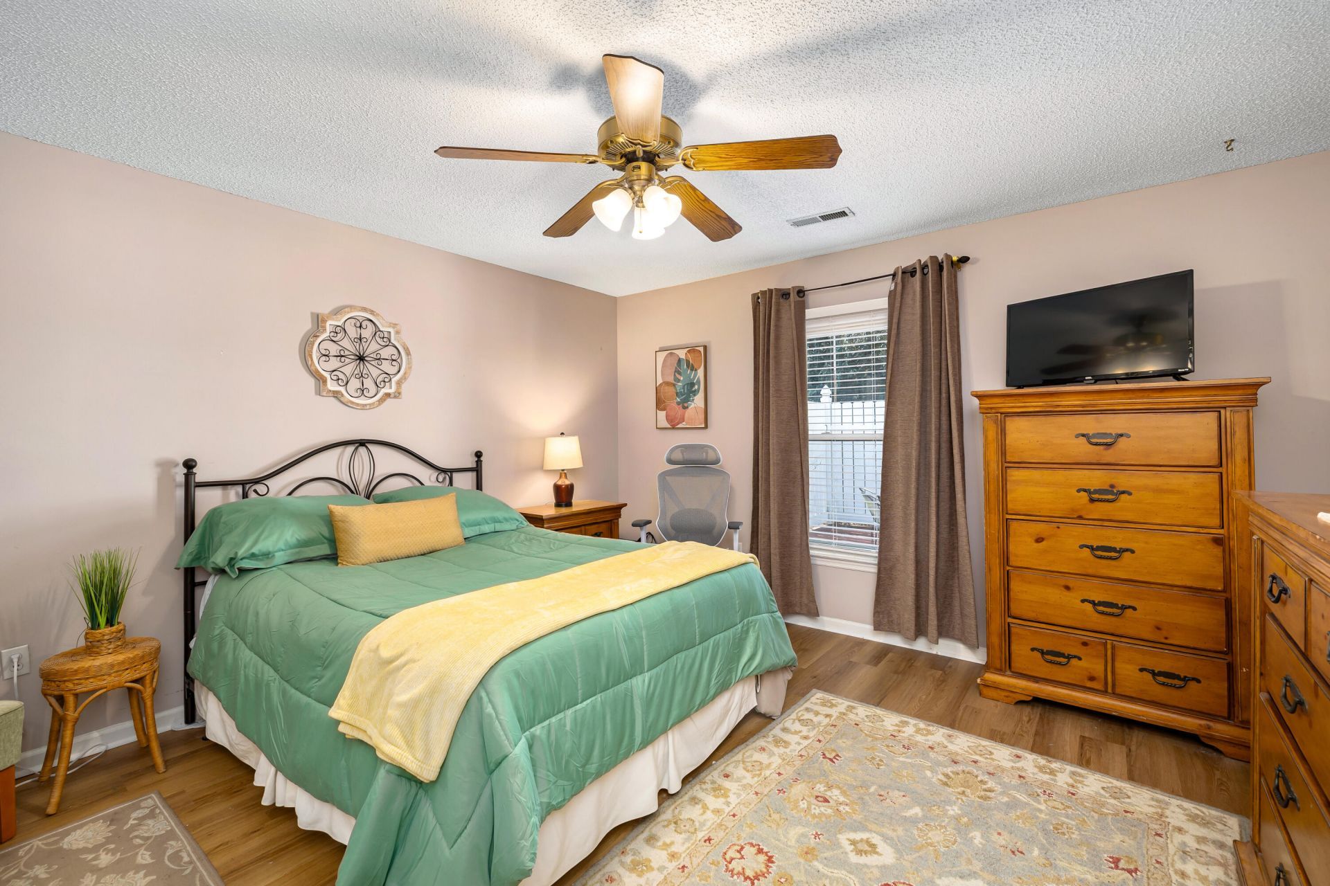 23 Peter Collinson Road Photo 31