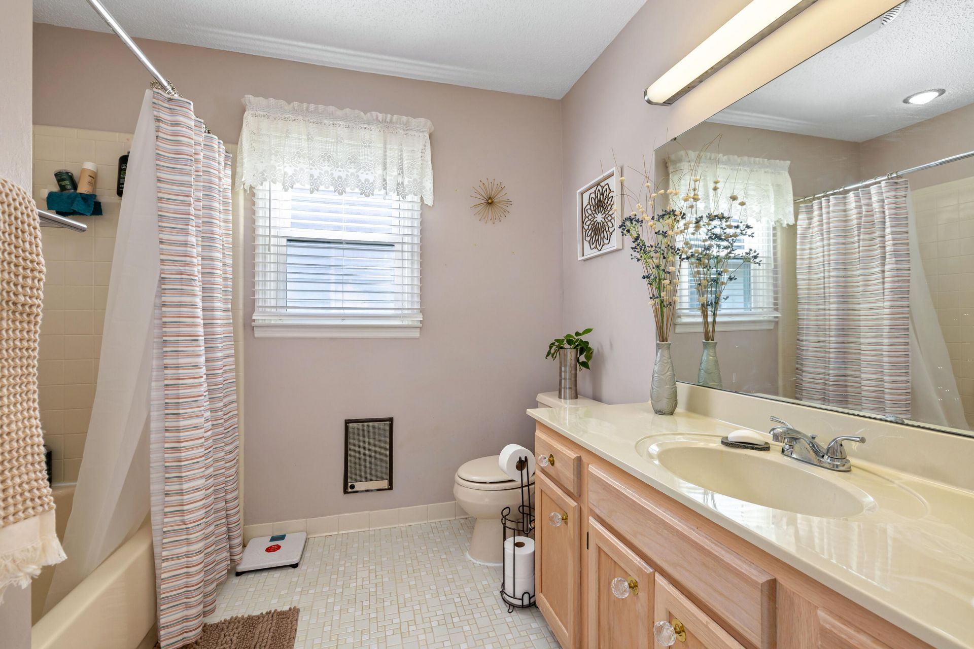 23 Peter Collinson Road Photo 35