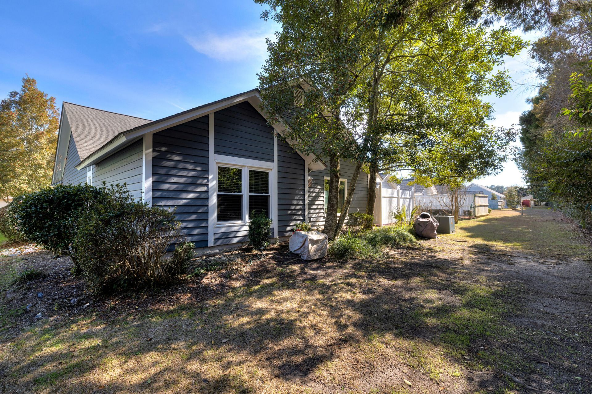 23 Peter Collinson Road Photo 9