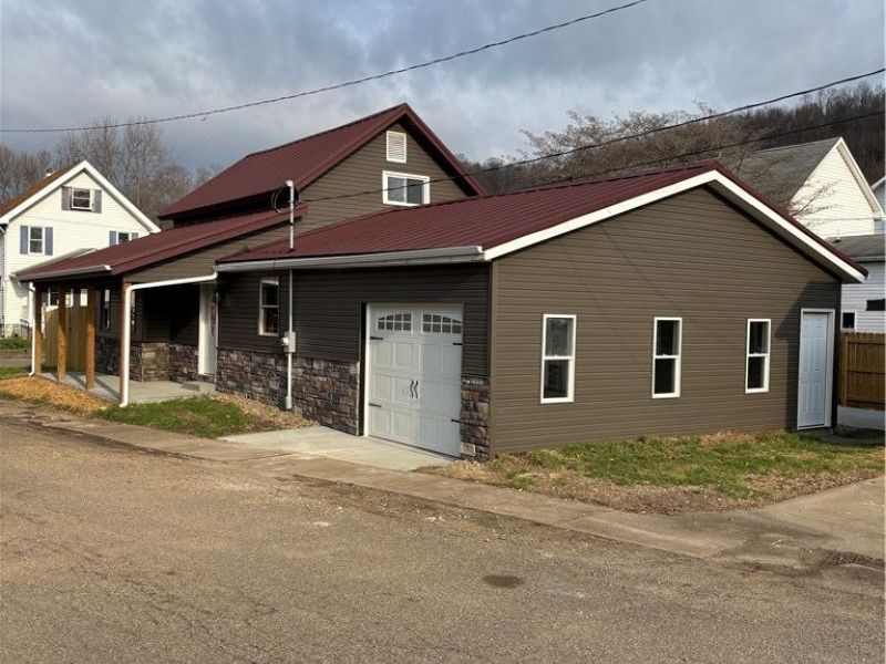 241 Mckinley Avenue, Newcomerstown, OH 43832 Photo 2