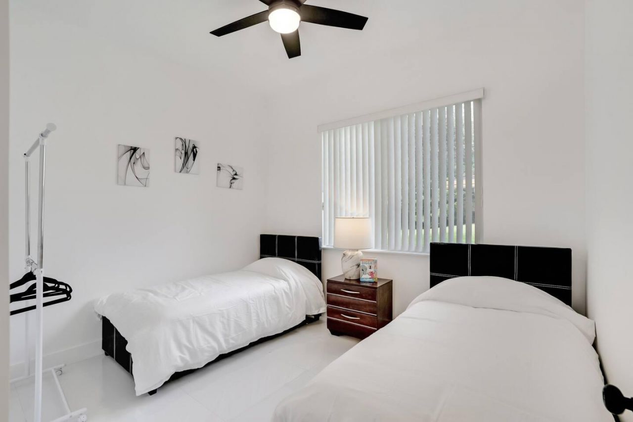 2962 NW 10th Court, Fort Lauderdale, FL 33311 Photo