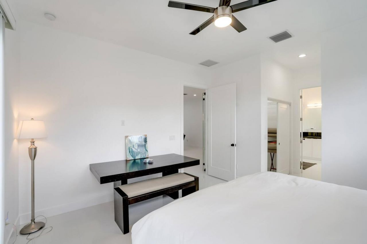 2962 NW 10th Court, Fort Lauderdale, FL 33311 Photo