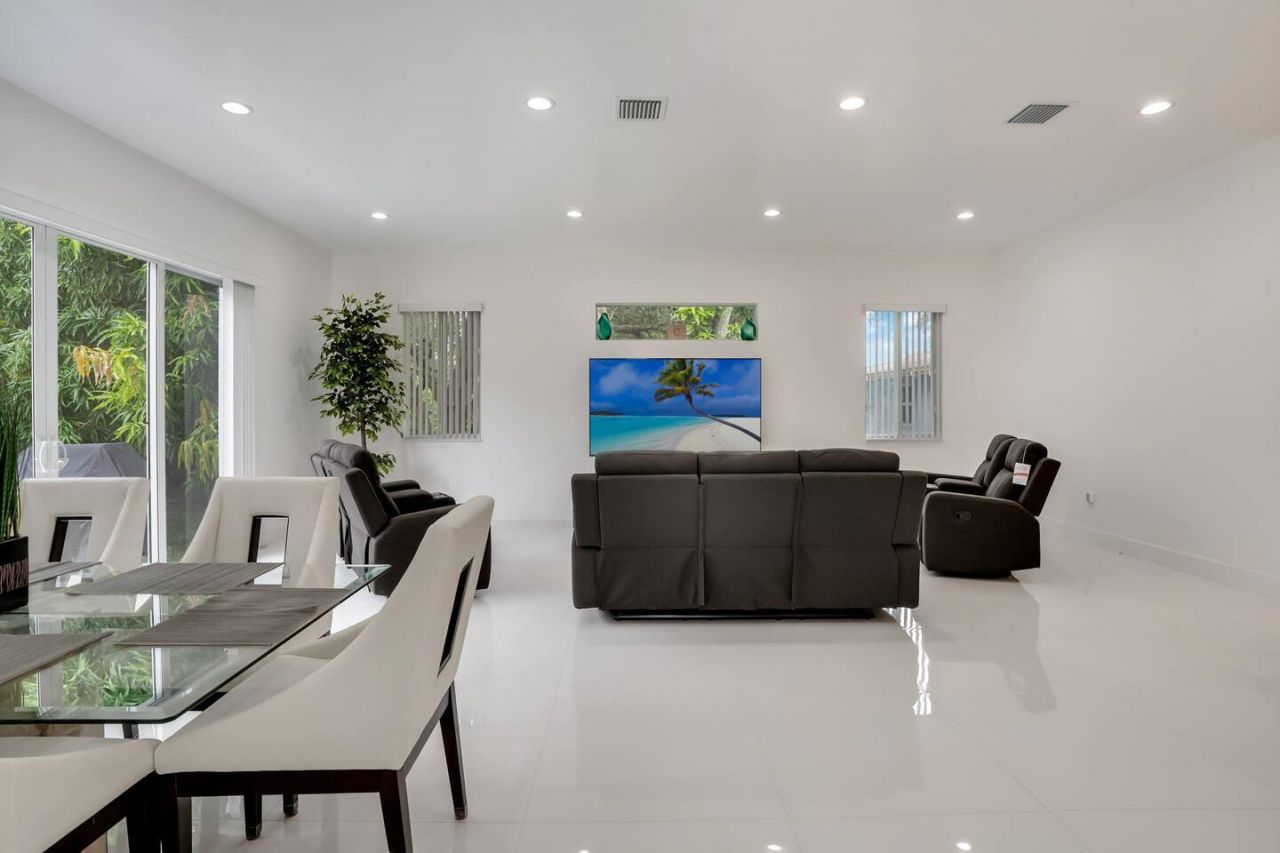 2962 NW 10th Court, Fort Lauderdale, FL 33311 Photo