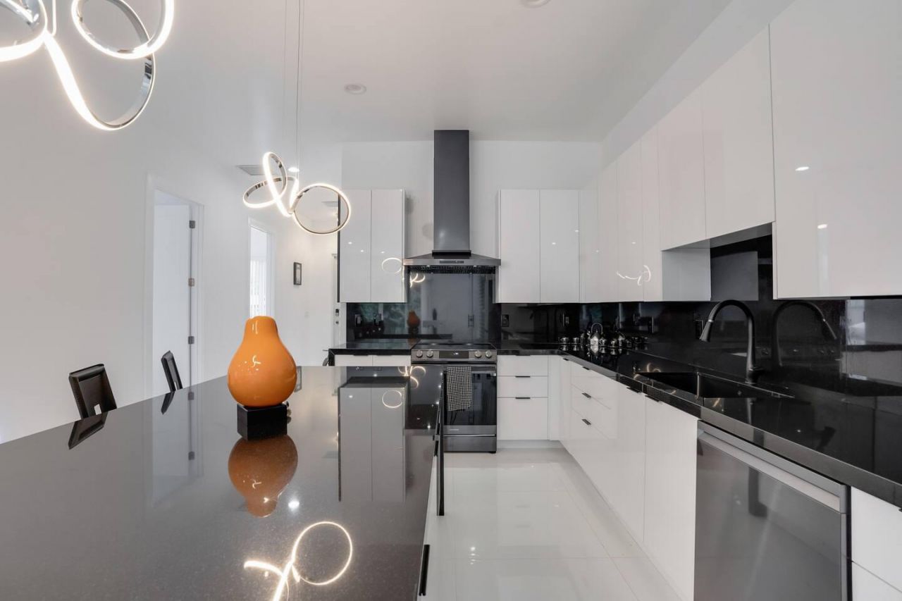 2962 NW 10th Court, Fort Lauderdale, FL 33311 Photo