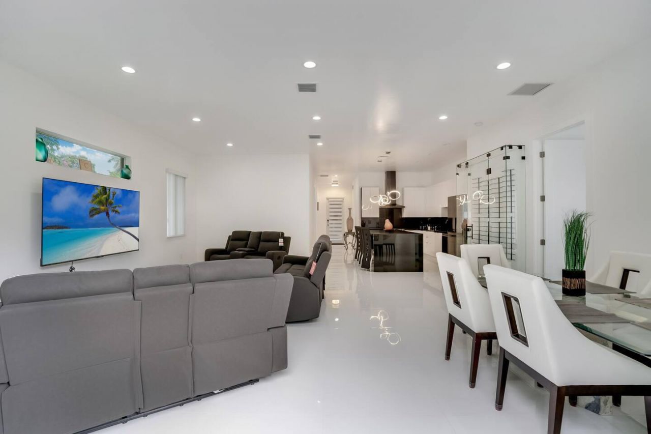 2962 NW 10th Court, Fort Lauderdale, FL 33311 Photo