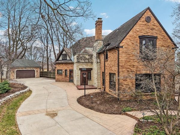 1618 Mountain AVENUE, Wauwatosa, WI 53213