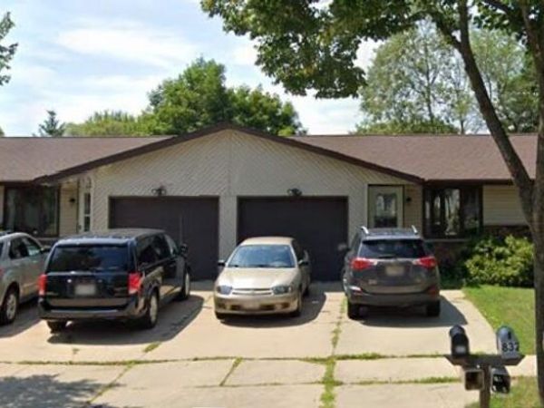 830 Edgewood DRIVE, Green Bay, WI 54311