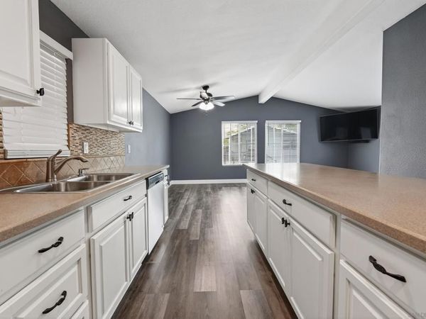 220 Camino Corto, Unit SPC 100, Vista, CA 92083