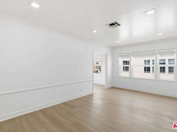 8613 W Olympic Boulevard, Los Angeles, CA 90035