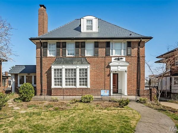77 Aberdeen Place, Clayton, MO 63105