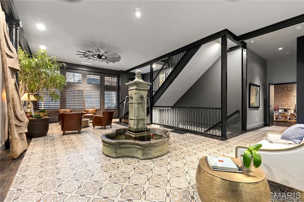 429 N Euclid Avenue , Saint Louis, MO 63108 Main Photo