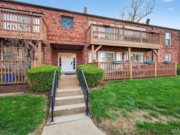 4294 Chateau De Ville Drive, Unit H, St Louis, MO 63129