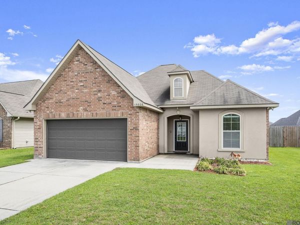15606 Magicstone Ave, Prairieville, LA 70769