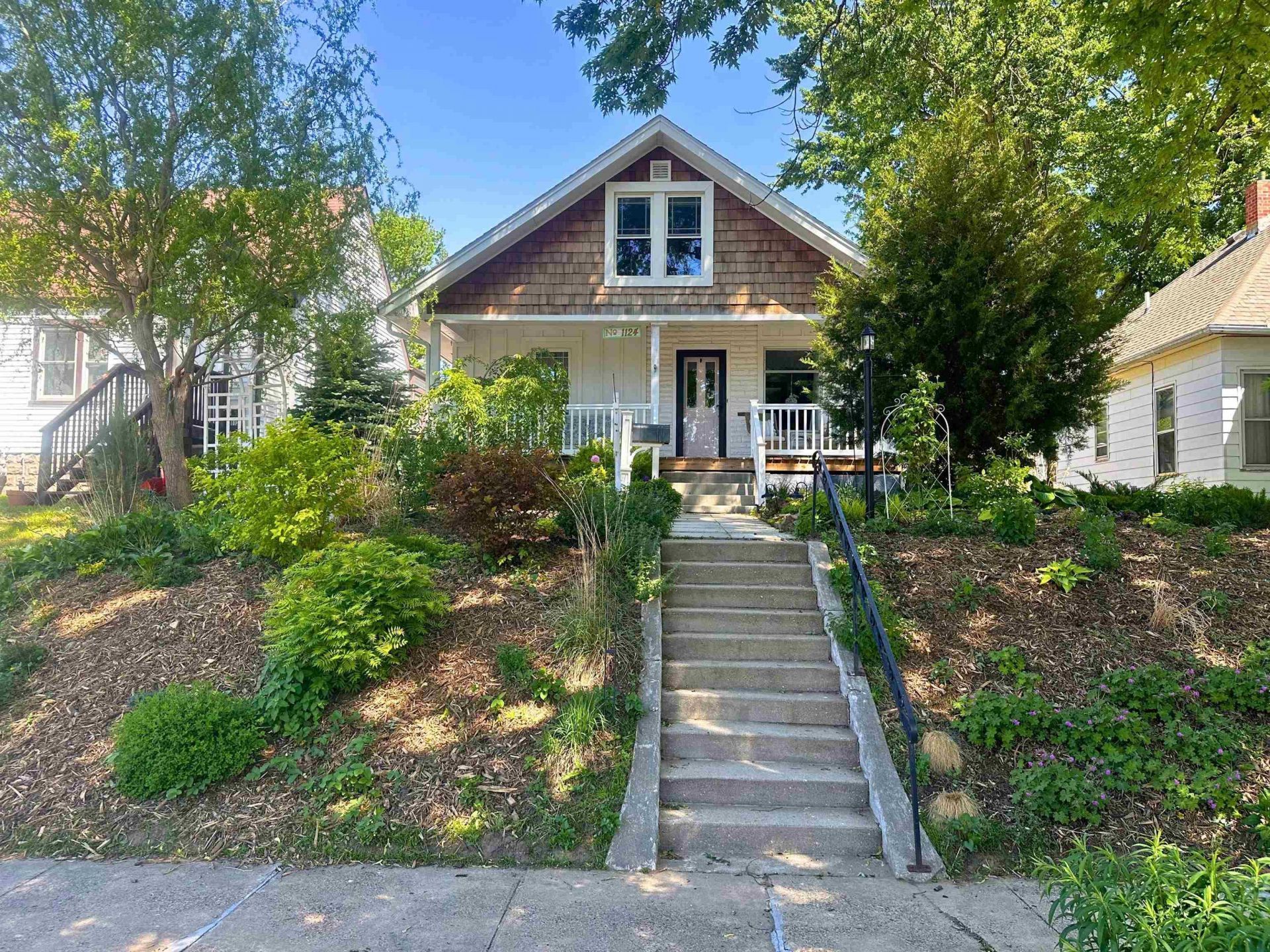 1124 S Newton Street, Sioux City, IA 51106 Main Photo