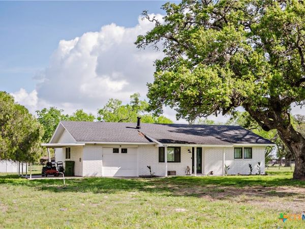 522 Mulberry Road , Cuero, TX 77954