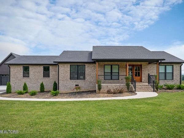 936 N Spring St, Sparta, TN 38583