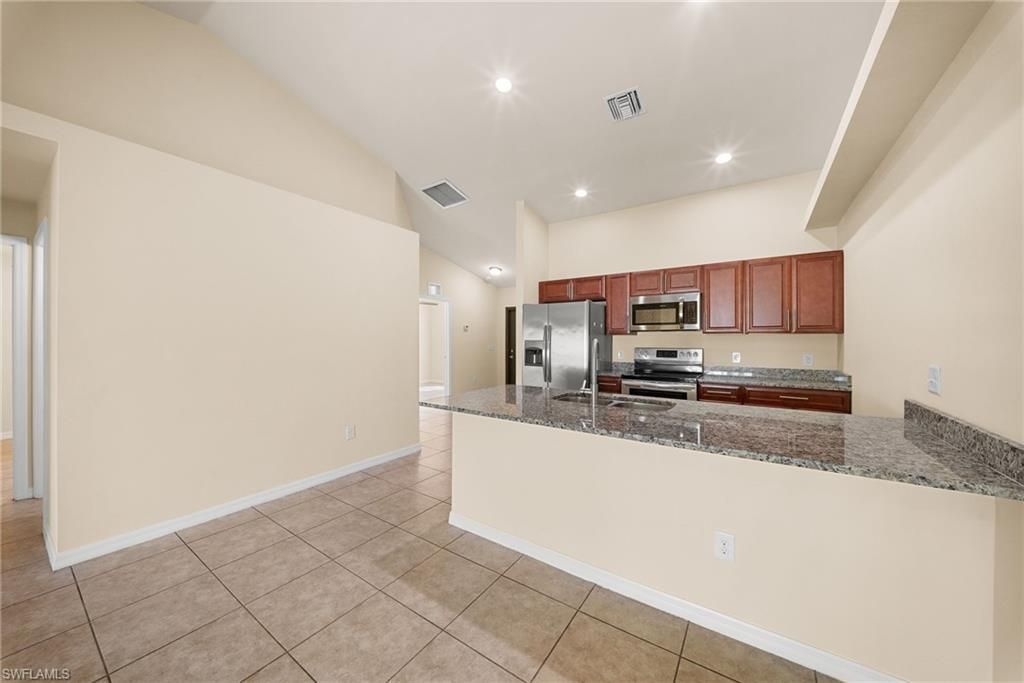 2820 SW 7th Pl, Cape Coral, FL 33914 Photo
