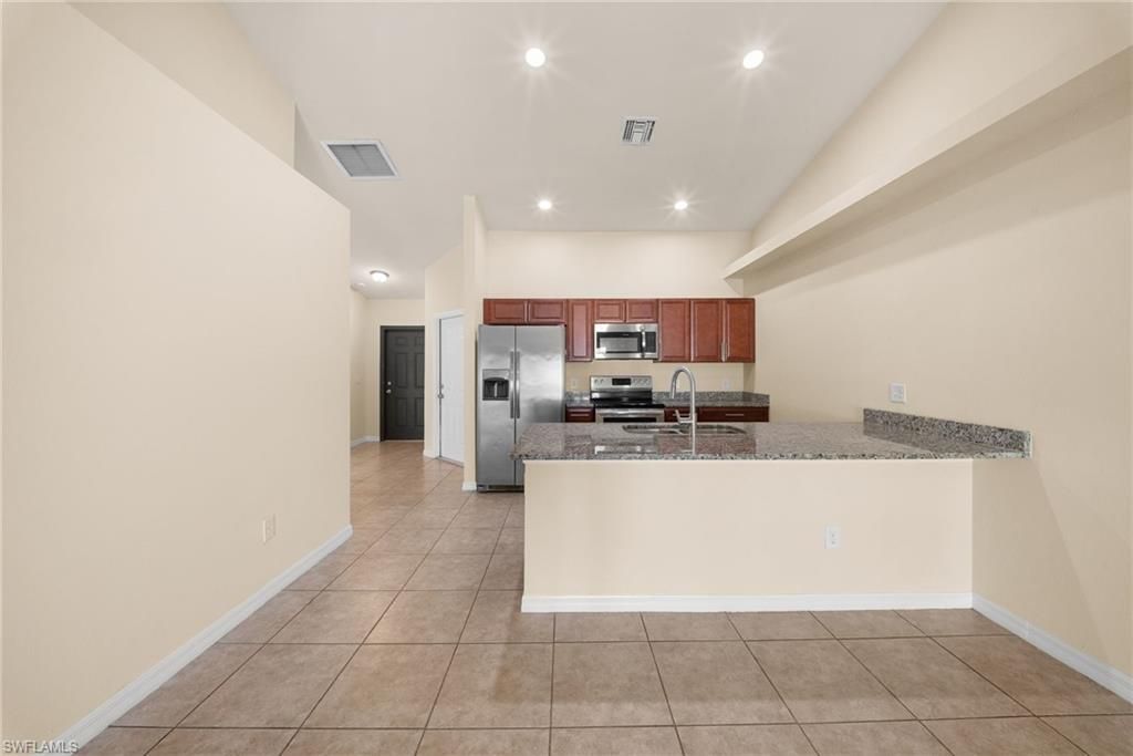 2820 SW 7th Pl, Cape Coral, FL 33914 Photo
