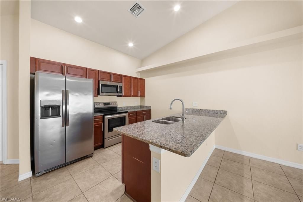 2820 SW 7th Pl, Cape Coral, FL 33914 Photo