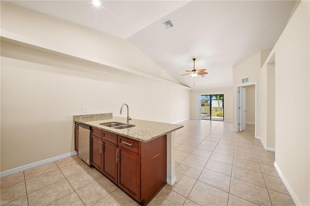 2820 SW 7th Pl, Cape Coral, FL 33914 Photo