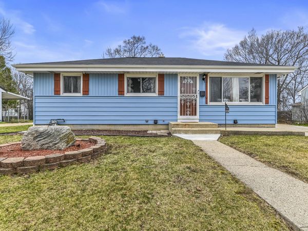 8126 W Glen Ave, Milwaukee, WI 53218