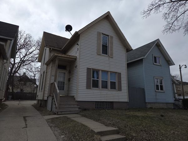 1433 W National Ave, Milwaukee, WI 53204