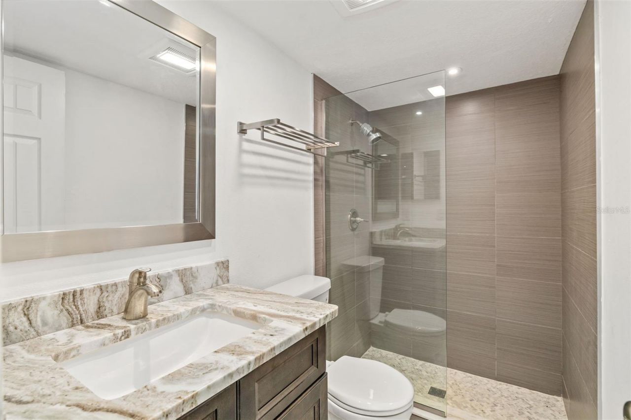 2224 Bahia Vista Street, Unit E1, Sarasota, FL 34239 Photo