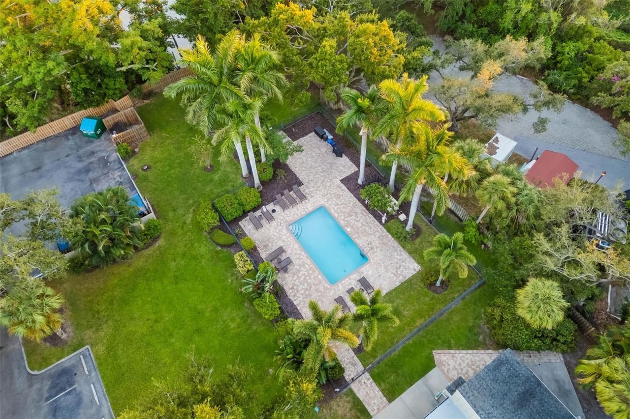 2224 Bahia Vista Street, Unit E1, Sarasota, FL 34239 Photo