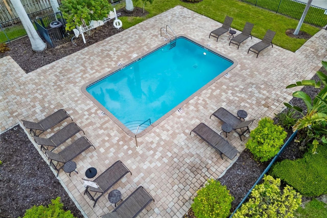 2224 Bahia Vista Street, Unit E1, Sarasota, FL 34239 Photo