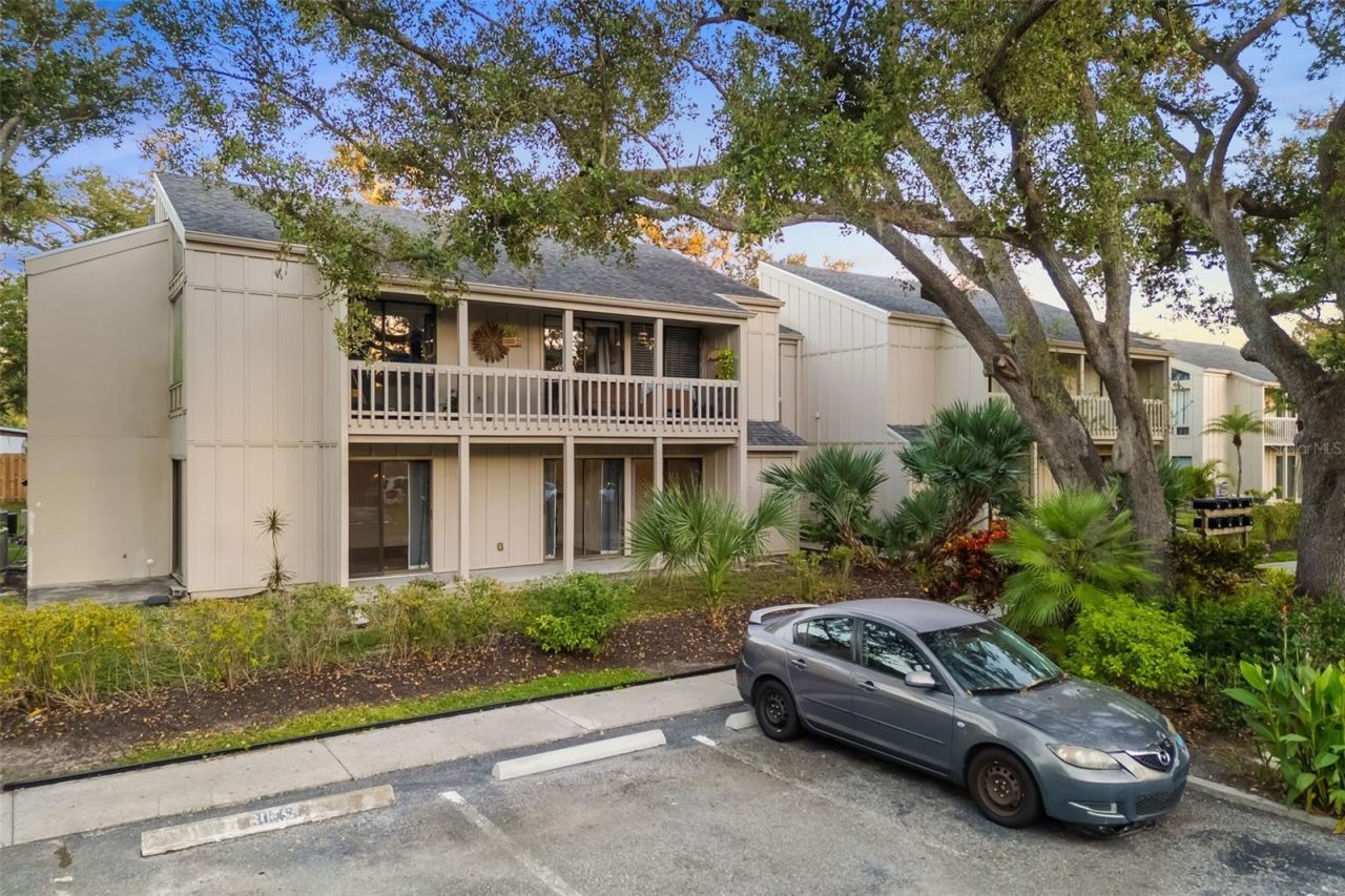 2224 Bahia Vista Street, Unit E1, Sarasota, FL 34239 Photo