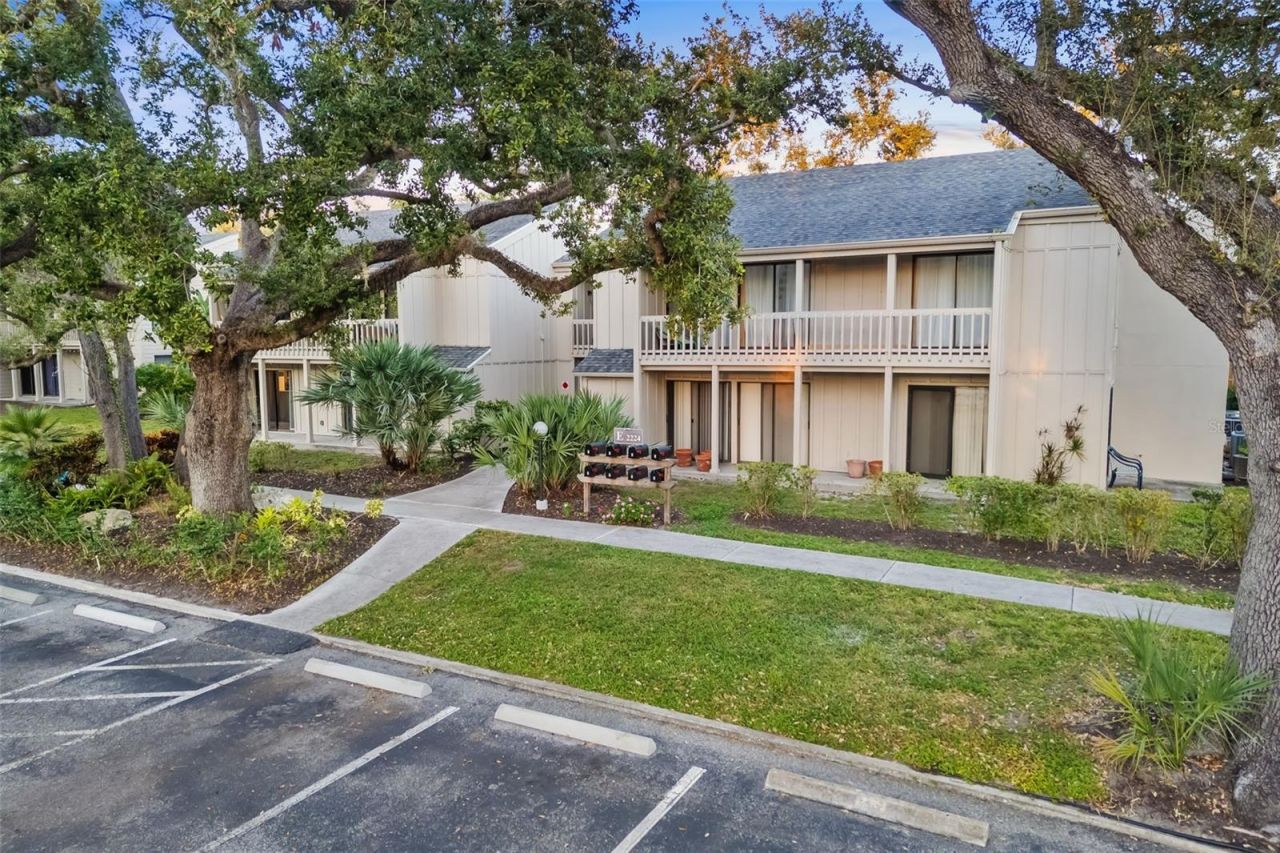 2224 Bahia Vista Street, Unit E1, Sarasota, FL 34239 Photo