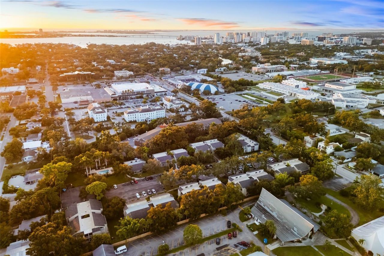 2224 Bahia Vista Street, Unit E1, Sarasota, FL 34239 Photo