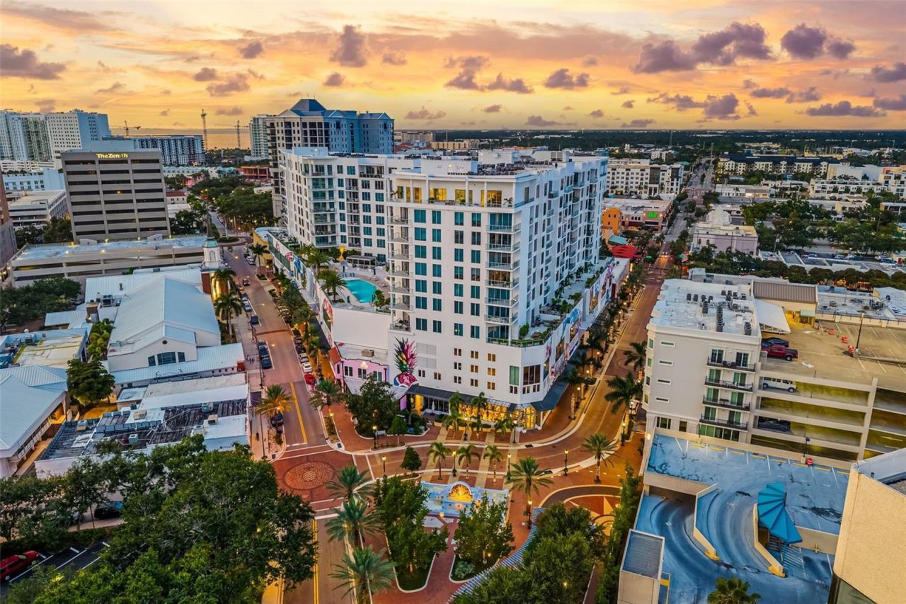 2224 Bahia Vista Street, Unit E1, Sarasota, FL 34239 Photo