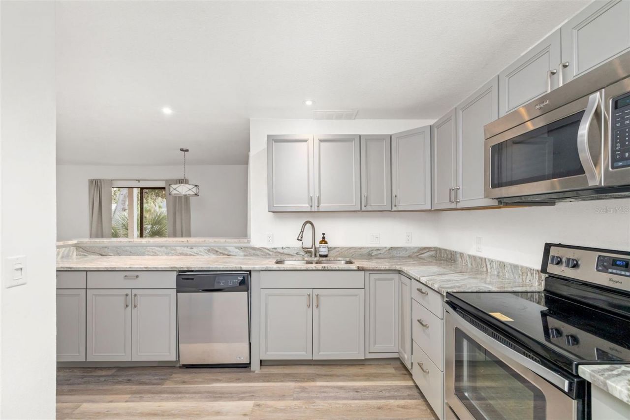 2224 Bahia Vista Street, Unit E1, Sarasota, FL 34239 Photo