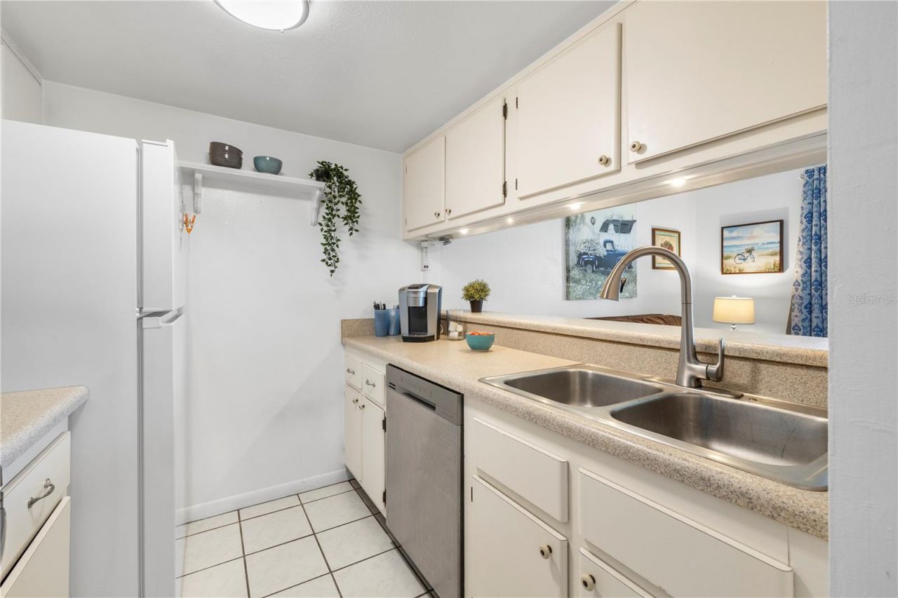 2525 W Bay Drive, Unit C21, Belleair Bluffs, FL 33770 Photo