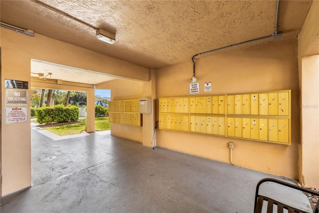 2525 W Bay Drive, Unit C21, Belleair Bluffs, FL 33770 Photo
