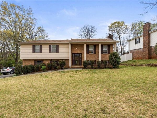 952 Wyndsor Drive, Hixson, TN 37343
