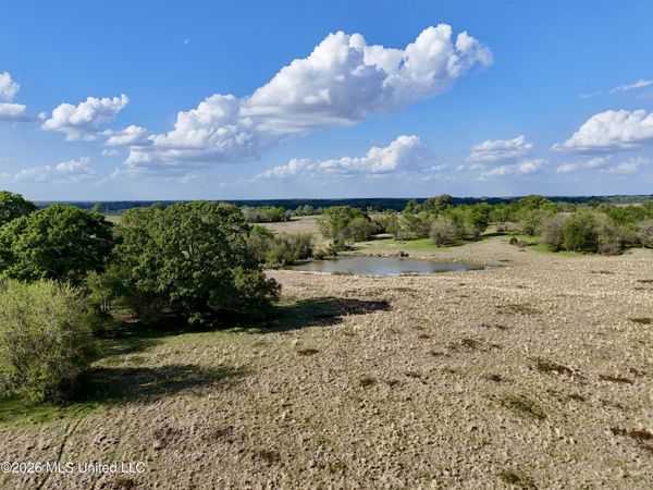 00022 Hwy 22 , Flora, MS 39071