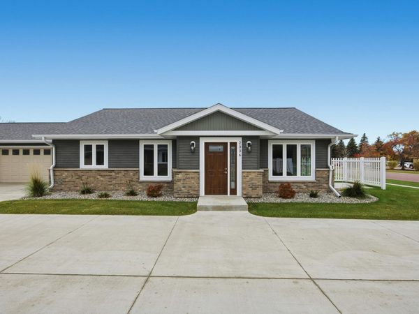 2336 30th Avenue S, Fargo, ND 58104