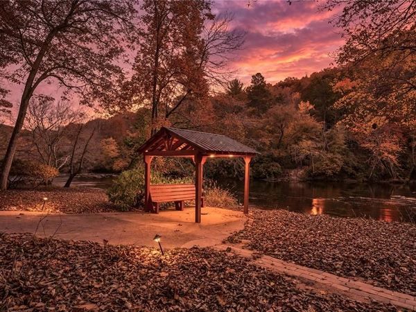 178 Novena Court, Ellijay, GA 30540