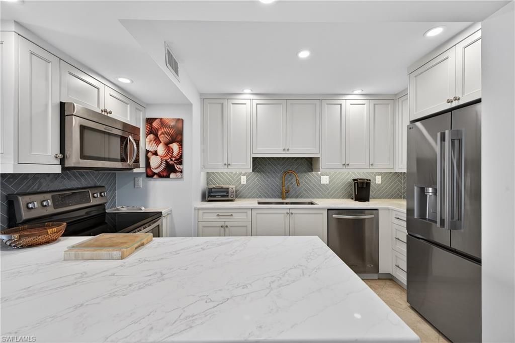 3443 Gulf Shore Blvd N, Unit 809, Naples, FL 34103 Photo