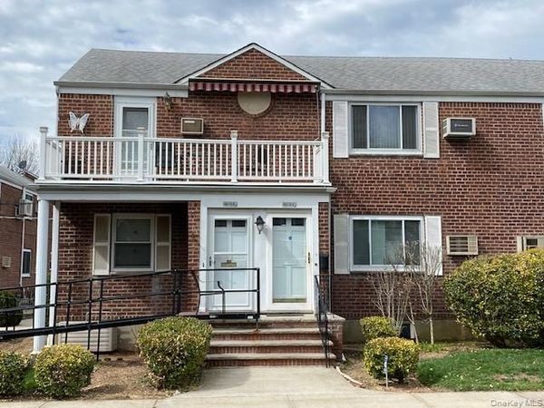 264-15 Langston Avenue, Unit E-2, Glen Oaks, NY 11004